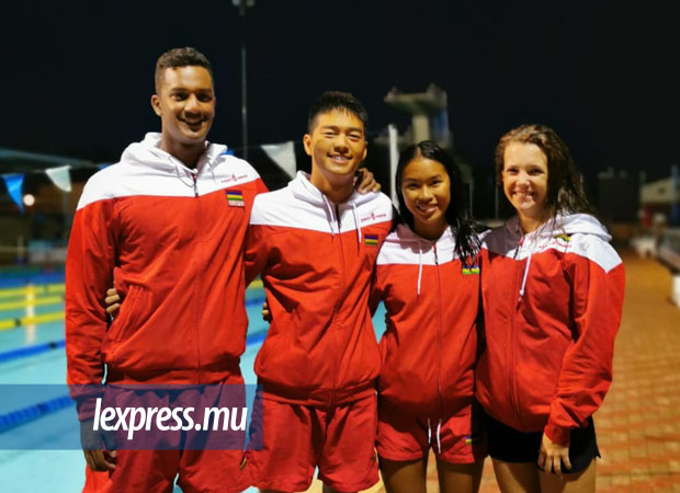 Le relais mixte en or du 400 m 4 N  Adrien Cicéron, Victor Ah Yong, Alicia Kok Shun et Inès Gébert.