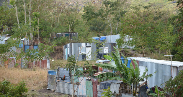 Squatters de Cité La Cure : le ministre Kasenally s’attire les foudres des Rodriguais